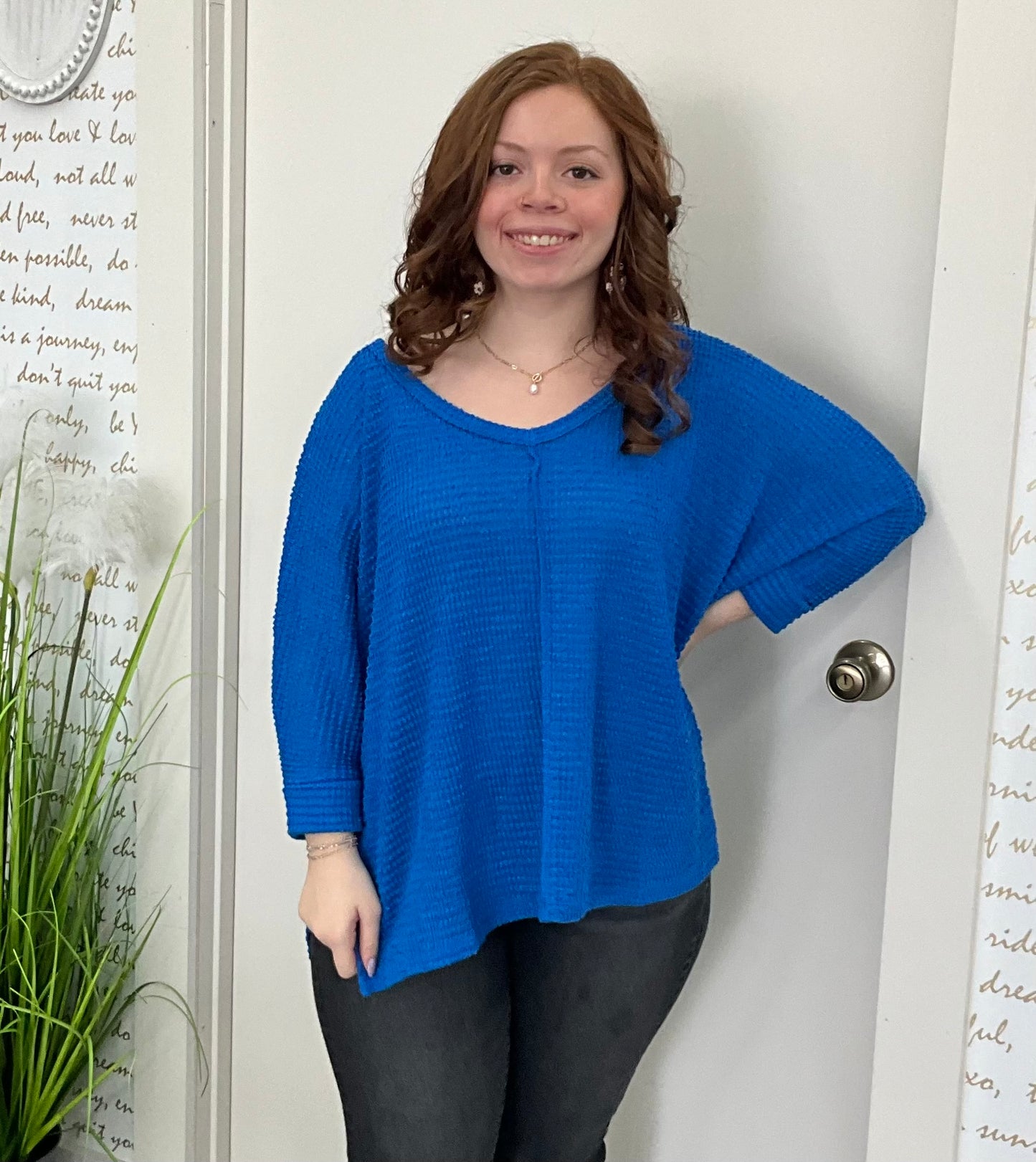 PLUS SIZE 3/4 SLEEVE V-NECK HI-LOW HEM SWEATER: OCEAN BLUE