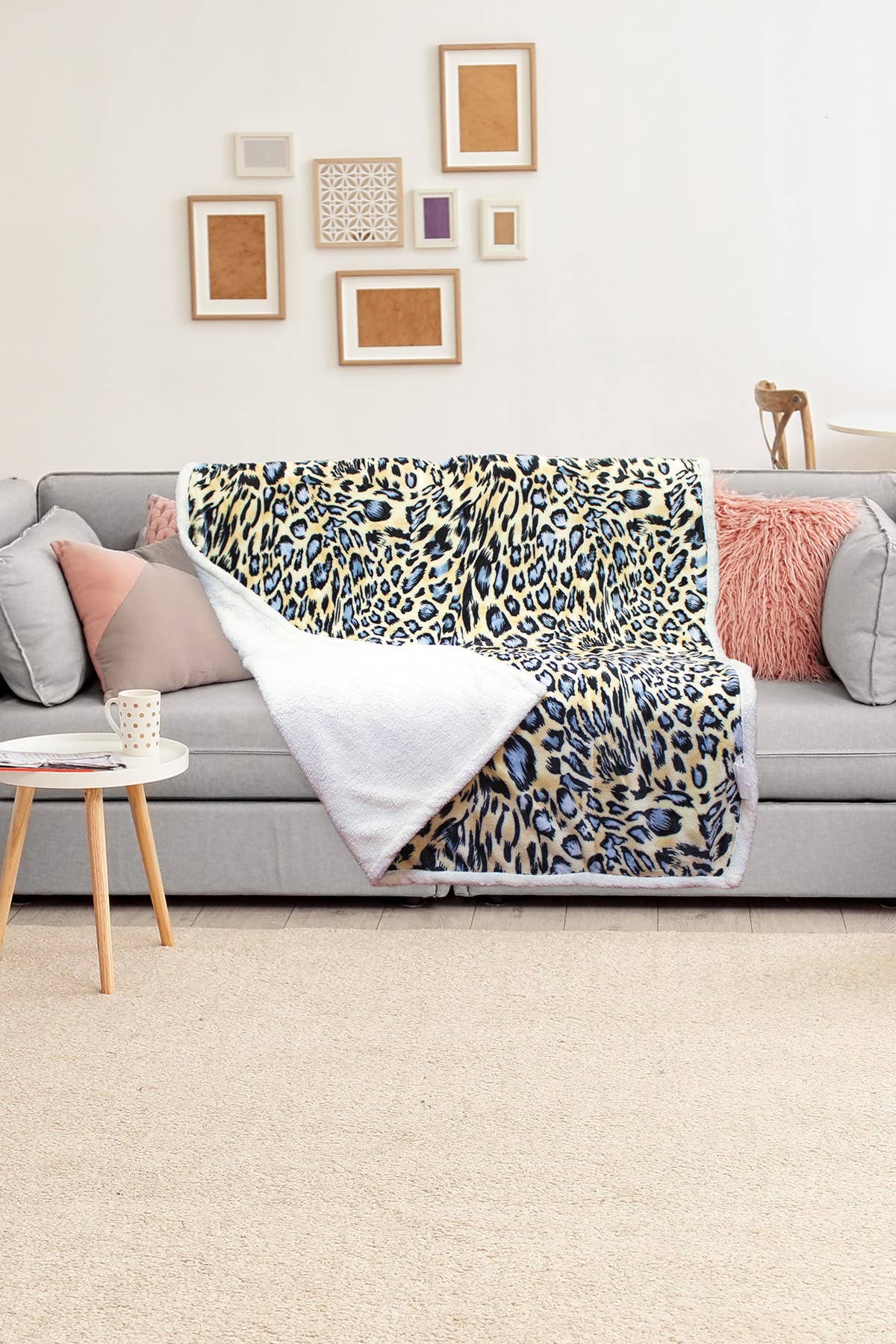 Blue Beige Leopard Pattern Double Layered Warm Blanket