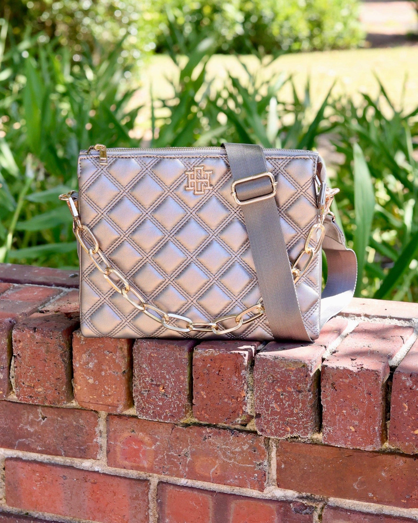 Black Pearl DQ Ariana Crossbody
