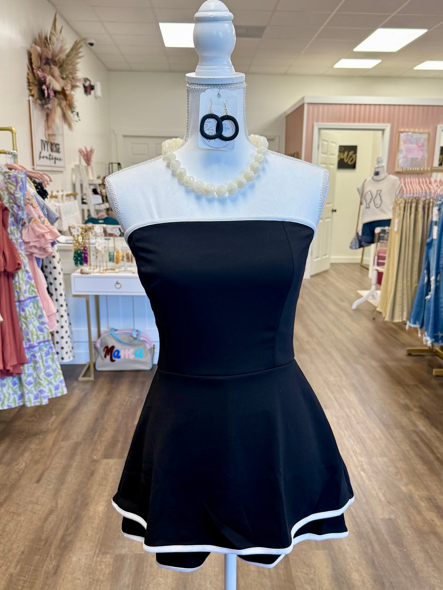 Black Chic Contrast Trim Strapless Romper