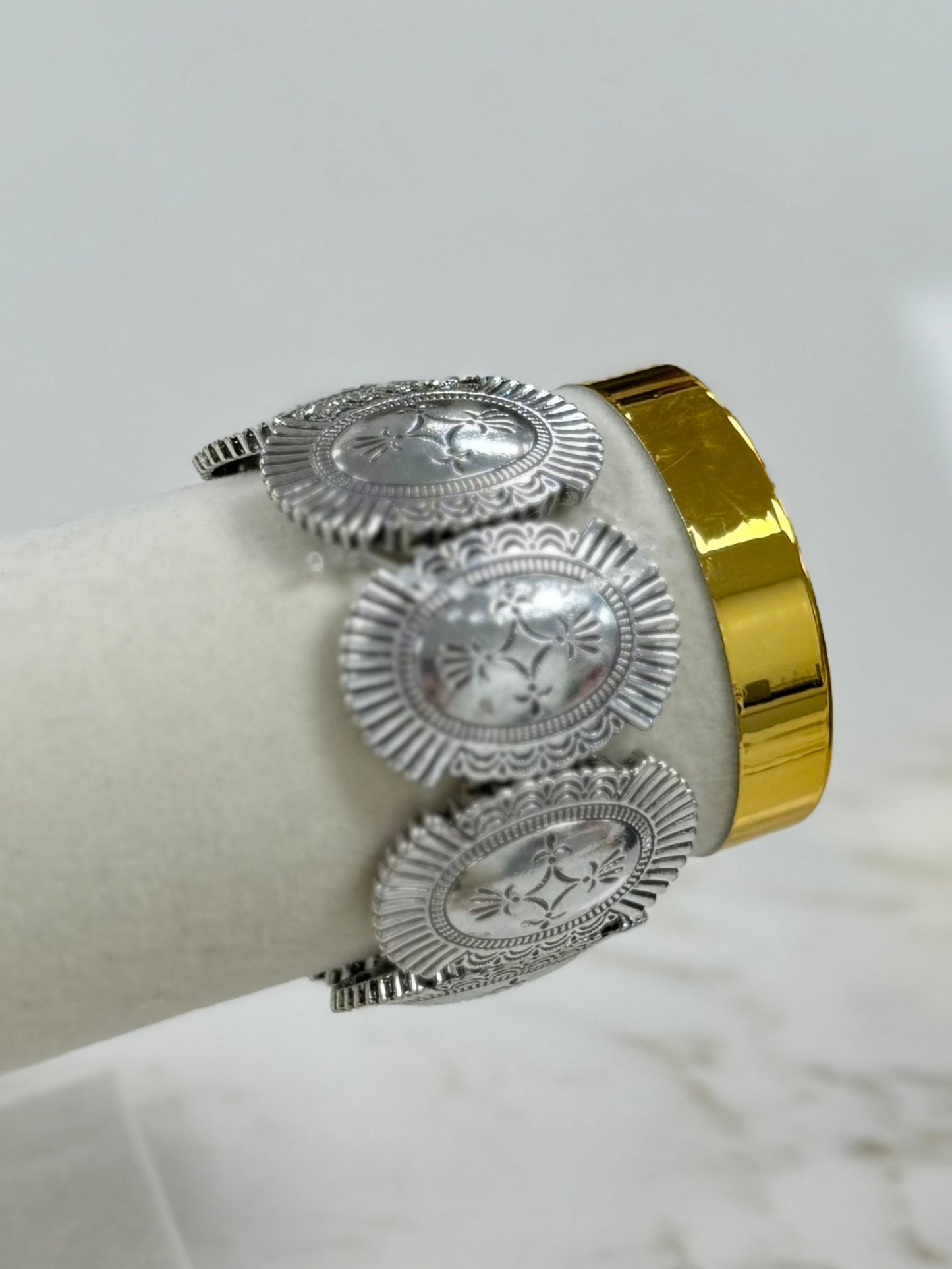 Western Oval Charm Stretch Bracelet