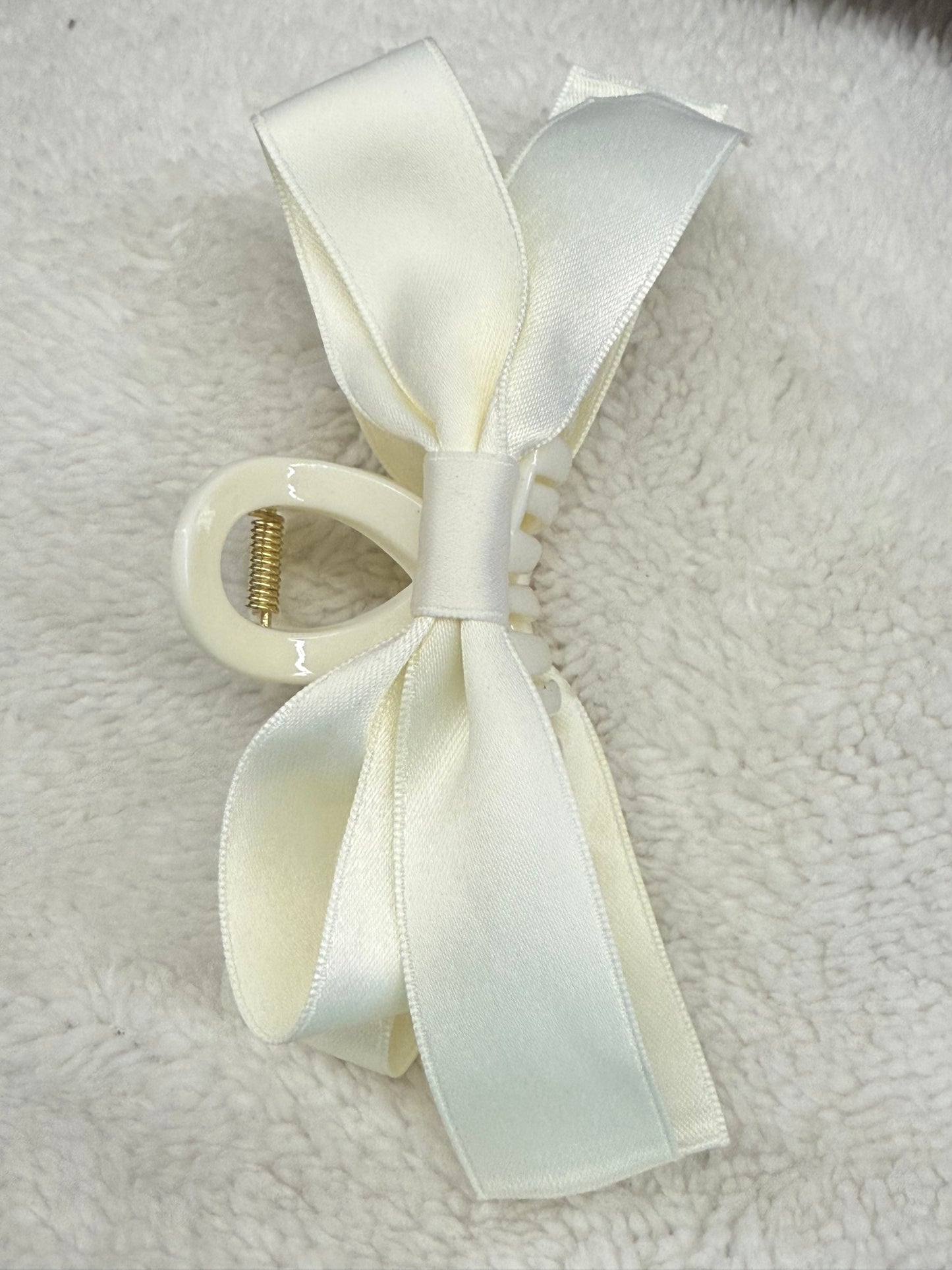 Cream Silk Ribbon Bow Claw Hairclip