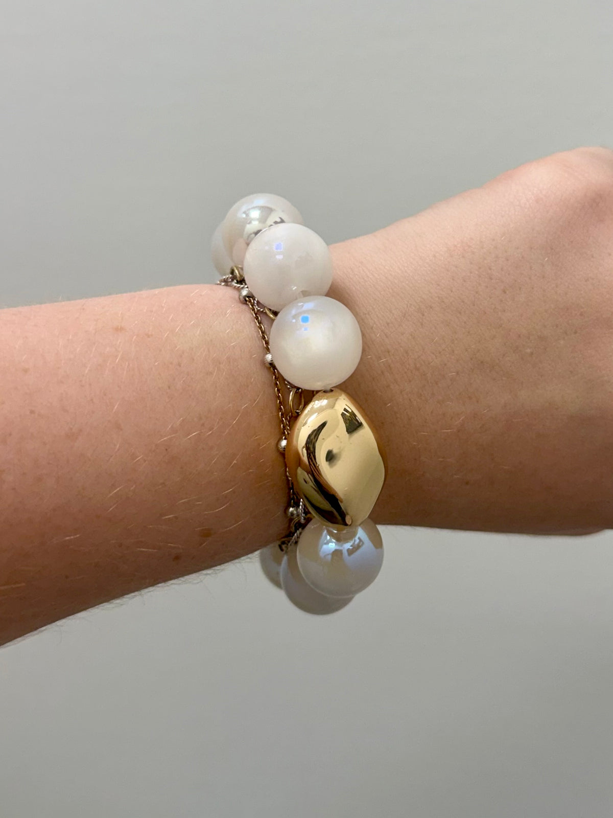 Pearl & Gold Iridescent Bead Bracelet