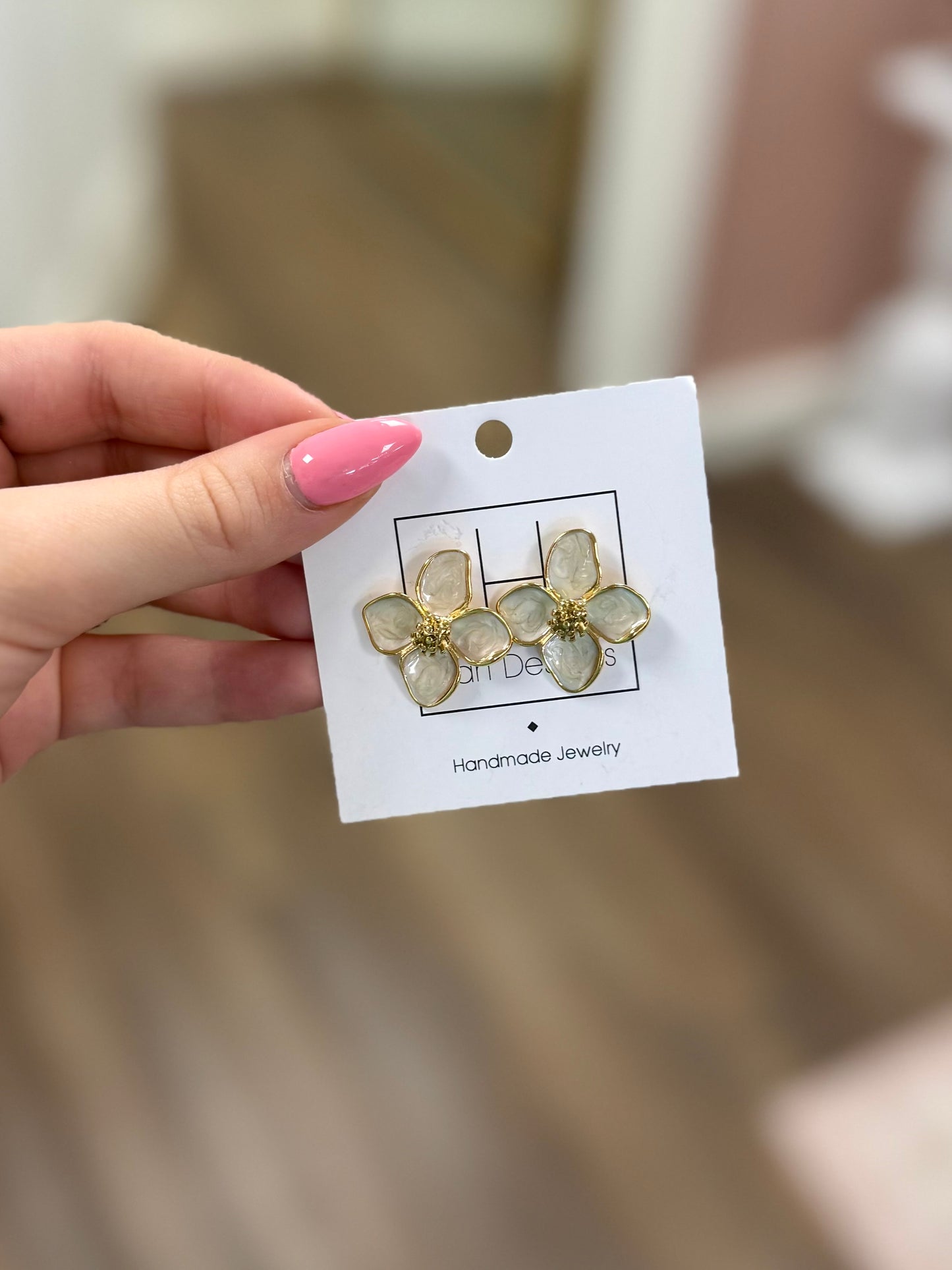 Hart Designs Pearl Floral Stud Earrings