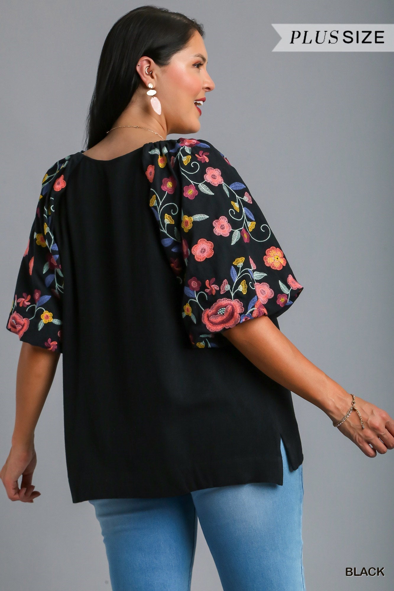 Plus Linen Blend Top With Embroidery Balloon Sleeve