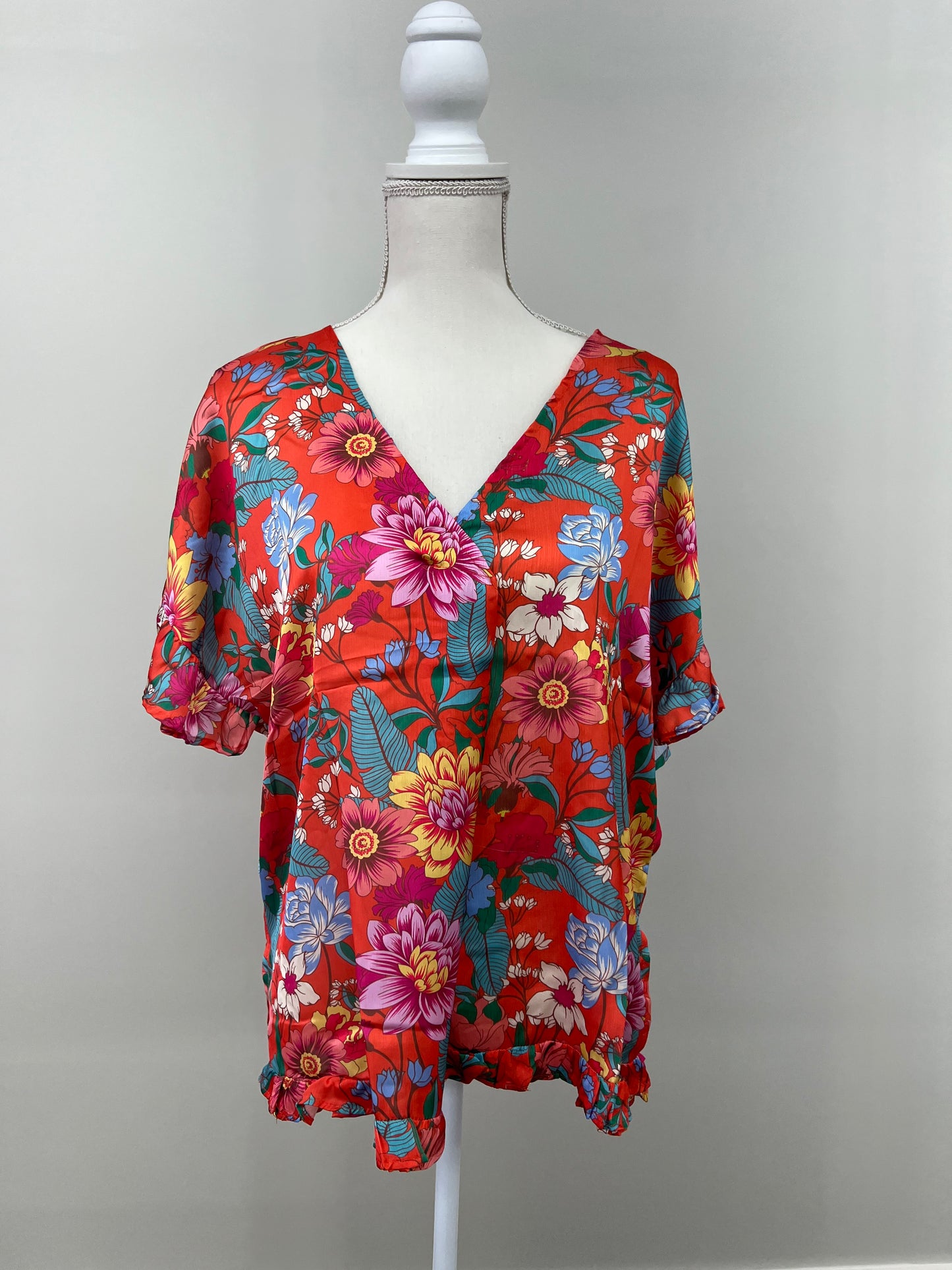 Plus Floral Print V-Neck Short Ruffle Hem Sleeve Top with Side Slits-Tangerine Mix